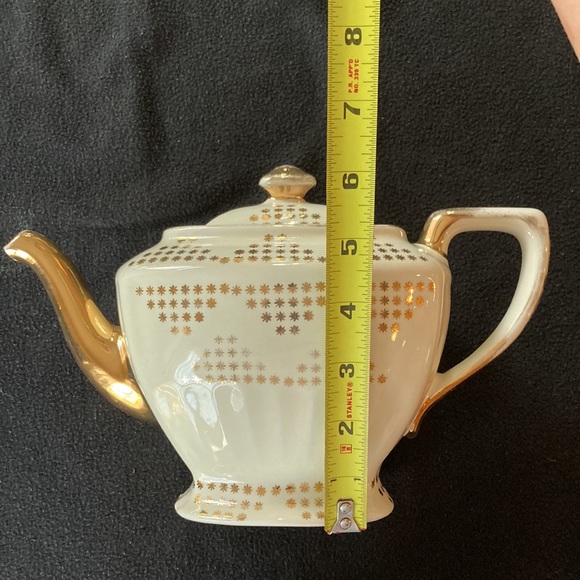 Vintage Hall 6 Cup Ivory Gold Teapot - Picture 12 of 16